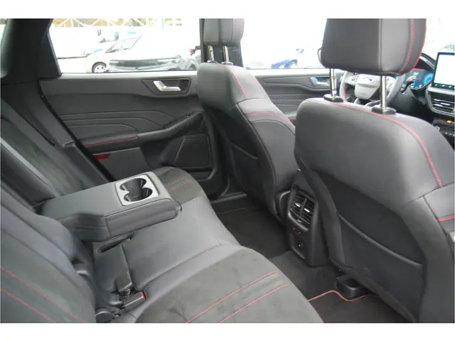 Ford Kuga 2.5 PHEV 243PK ST-Line X 2025 Hybride Benzine 40