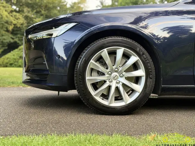 Volvo V90 2.0 T5 Momentum / Orig. NL / NAP 2017 Benzine 65