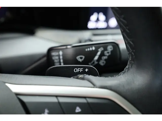 Volkswagen Golf 1.5 eTSI Style DSG 2020 Benzine 19