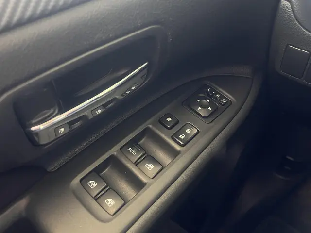 Mitsubishi Outlander 2.0 Business Edition 2018 Benzine 34