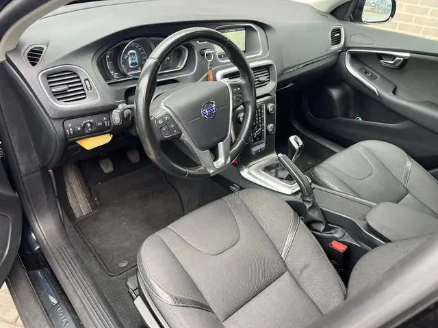 Volvo V40 Cross Country 1.6 T4 Momentum 2015 Benzine 5