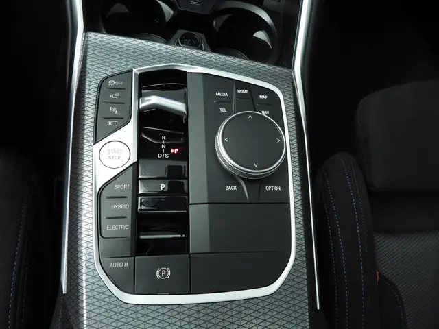 BMW 3 Serie Touring 330e 2024 Hybride Benzine 49