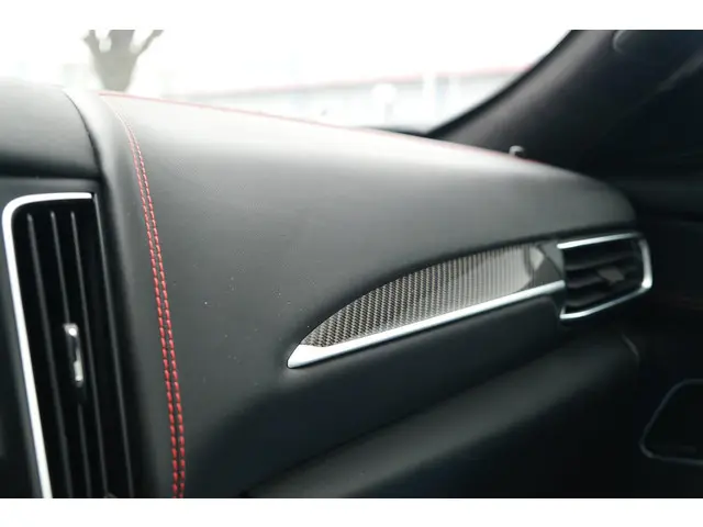 Maserati Levante Gransport 3.0 V6 D 275pk 2019 Diesel 38