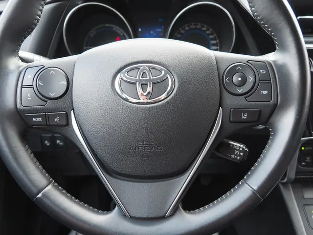 Toyota Auris 1.8 Hybrid Now 2017 Hybride Benzine 4