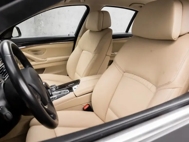 BMW 5 Serie 535i High Executive 2016 Benzine 16