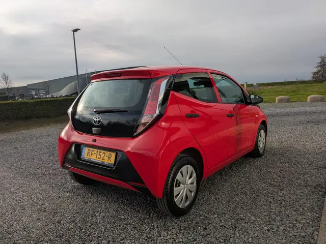 Toyota Aygo 1.0 VVT-i x-fun | Airco | Bluetooth 2017 Benzine 8