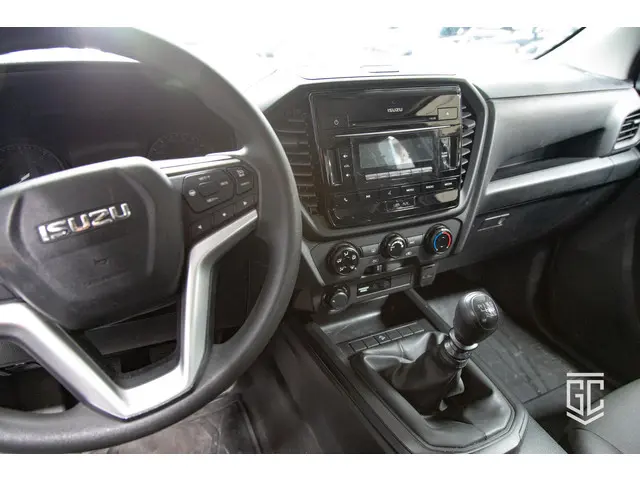 Isuzu D-Max 1.9 Double Cab lang 2024 Diesel 13