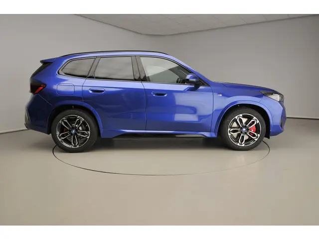 BMW iX1 eDrive20 2025 Elektrisch 4
