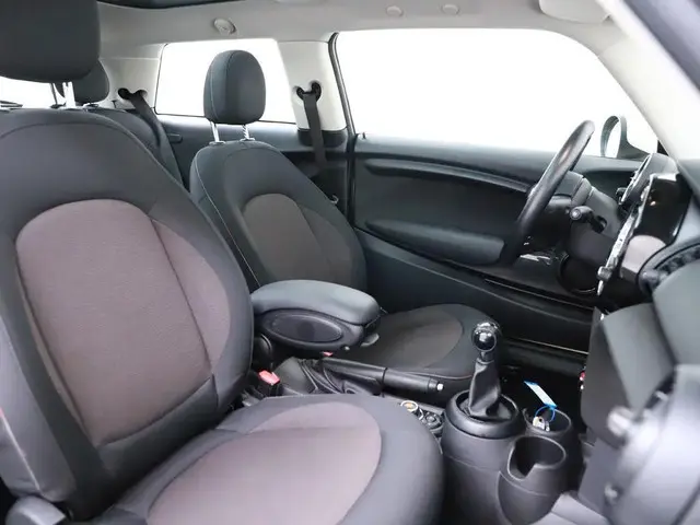 MINI One Mini 1.2 Salt Business | Pano | Navi 2017 Benzine 10