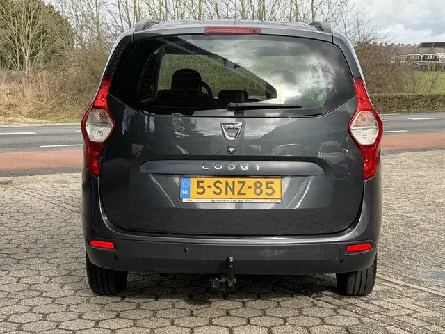 Dacia Lodgy 1.2 TCe Lauréate 5p. 2013 Benzine 9