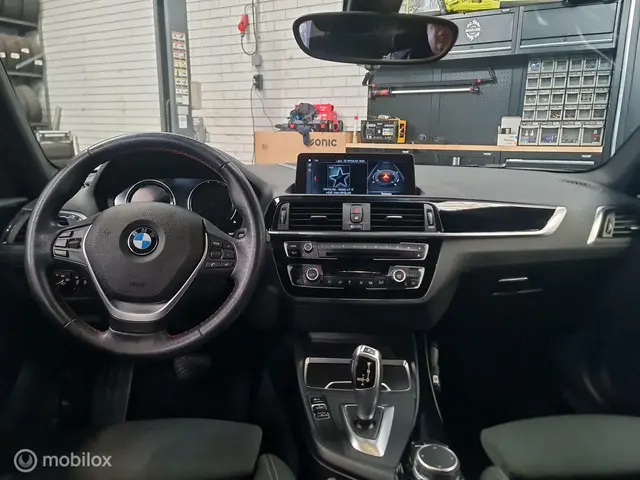 BMW 1 Serie 118i Executive Sportline 2019 Benzine 11