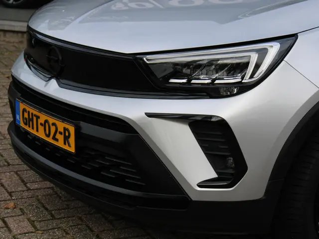 Opel Crossland 1.2T 130 Ultimate 2022 Benzine 18