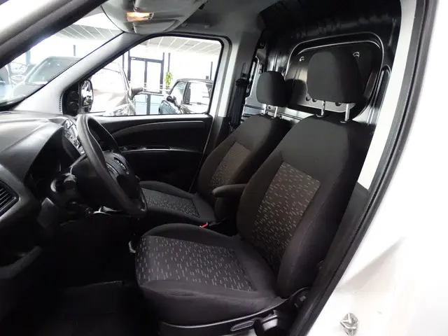 Opel Combo 1.3 CDTi L2H1 Executive, Maxi, 2018 Diesel 11