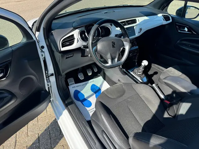 Citroën DS3 Cabrio 1.6 THP Sport Chic 2013 Benzine 11