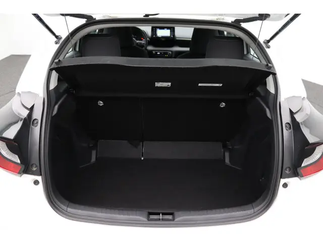 Toyota Yaris 1.5 Hybrid Active 2022 Hybride Benzine 9