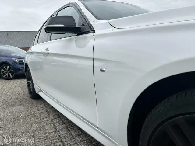 BMW 3 Serie 318i M Sport Edition 2018 Benzine 6