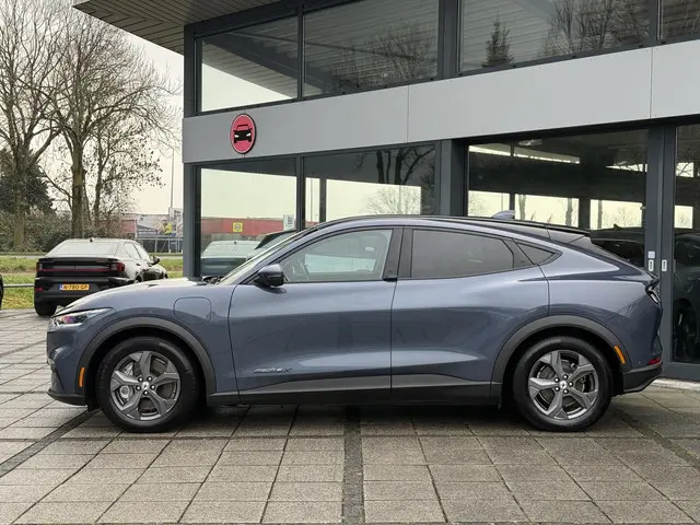 Ford Mustang Mach-E Aut. Extended 98kWh 2021 Elektrisch 3