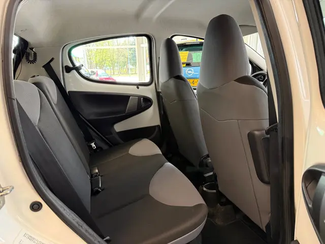 Peugeot 107 1.0 Urban Light Accent 2014 Benzine 14