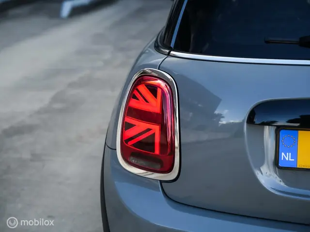 MINI Electric Mini Essential 33 kWh 2021 Elektrisch 16