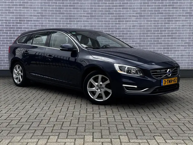 Volvo V60 T5 250pk Summum Aut 2014 Benzine 4
