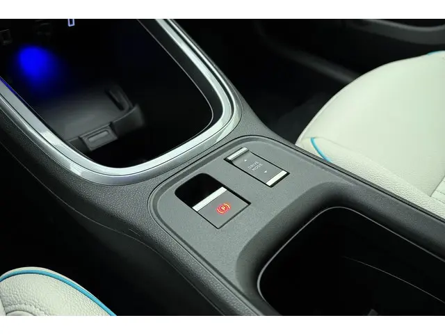 Fiat 600e La Prima 54 kWh 2025 Elektrisch 33