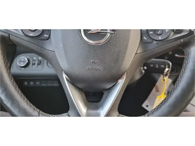 Opel Combo Tour 1.2 Turbo L2H1 Edition 7p. 2020 Benzine 32