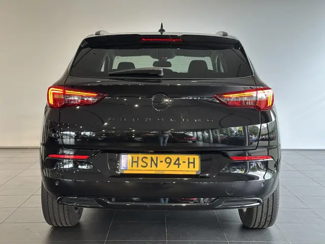 Opel Grandland 1.2 Turbo GS 2023 Benzine 17