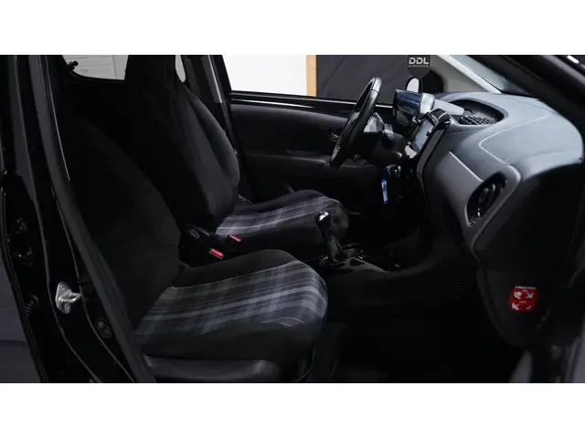 Peugeot 108 1.0 e-VTi Allure 2019 Benzine 32