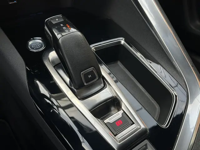 Peugeot 5008 PureTech 130 GT-Line 2019 Benzine 23