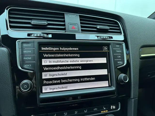 Volkswagen Golf 2.0 TSI R 4Motion 2014 Benzine 13