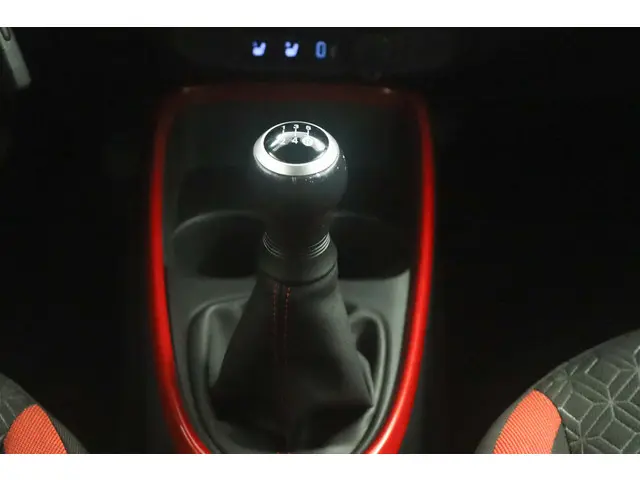 Toyota Aygo X 1.0 VVT-i MT Pulse 2024 Benzine 27