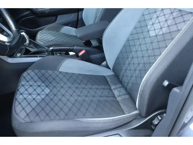 Volkswagen Taigo 1.5 TSI | 3X R-Line / PANO / VOL! 2022 Benzine 9