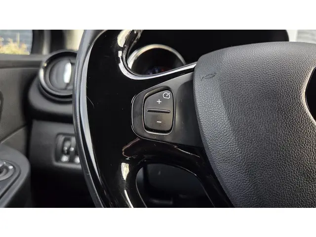 Renault Clio 0.9 TCe Eco2 Expression 2016 Benzine 15