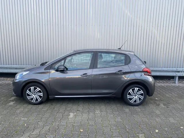 Peugeot 208 1.2 PureTech Blue Lease Active 2018 Benzine 8
