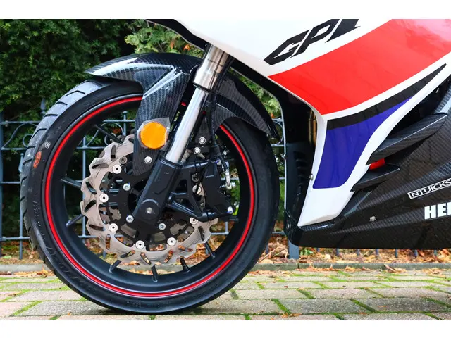 Yamaha YZF R125 TRMOTOR 125 GP-ONE [A1 A2] 2026 Benzine 23