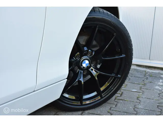 BMW 1 Serie 114i Business Urban Line 2013 Benzine 32