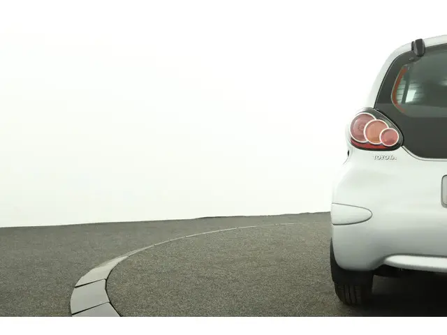 Toyota Aygo 1.0 VVT-i Now 2014 Benzine 40