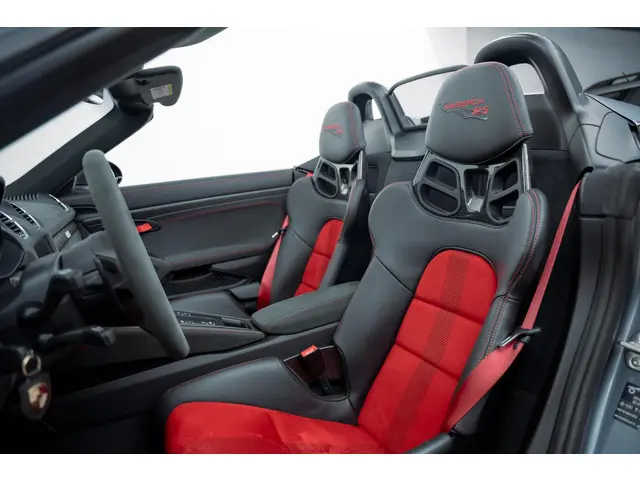 Porsche 718 Spyder RS 2024 Benzine 33