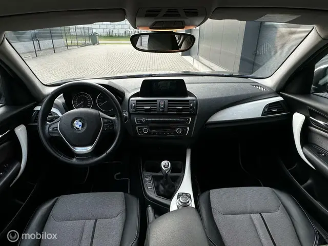 BMW 1 Serie 118i Urban Line 2014 Benzine 16