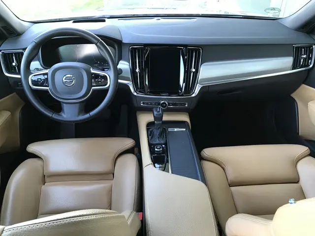 Volvo S90 2.0 T5 Momentum Luxury Line 2018 Benzine 7