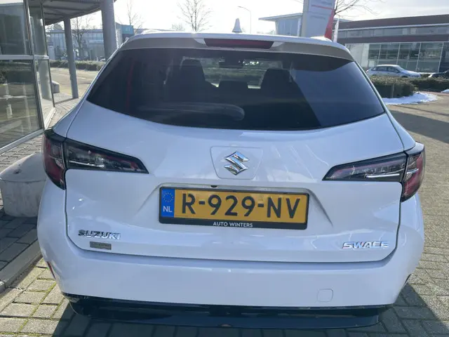 Suzuki Swace 1.8 Hybrid Select 2022 Hybride Benzine 21