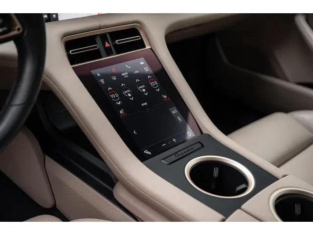 Porsche Taycan Performance 2021 Elektrisch 21