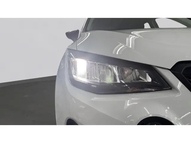 SEAT Arona 1.0 TSI Style Business Connect 2023 Benzine 11