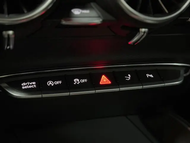 Audi TT 40 TFSI|S-LINE|COMPETITION|AUT|NAV 2019 Benzine 32