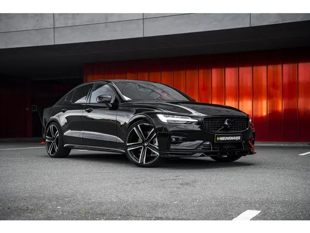 Volvo S60 2.0 B4 Ultimate Dark 2023 Benzine 52
