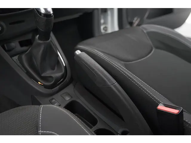 Renault Clio Estate TCe 90 Limited 2019 Benzine 37