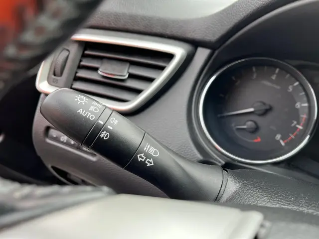 Nissan QASHQAI 1.2 Tekna - Front Schade - BPM 2014 Benzine 18