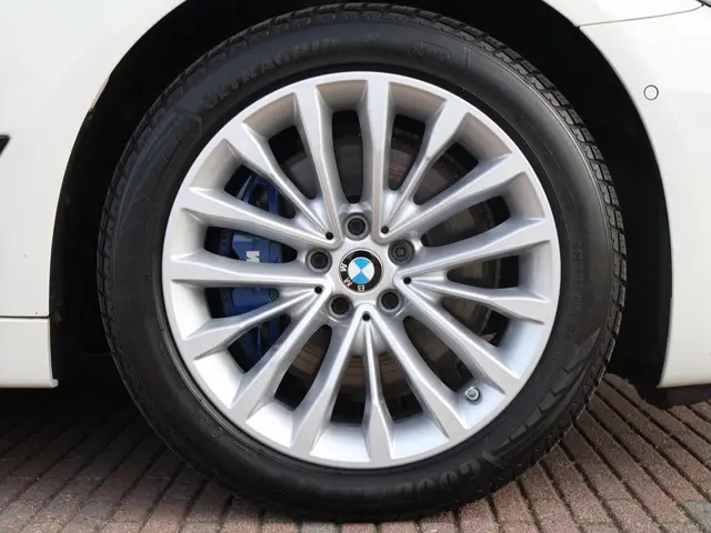 BMW 5 Serie 530e High Executive 2021 Hybride Benzine 6