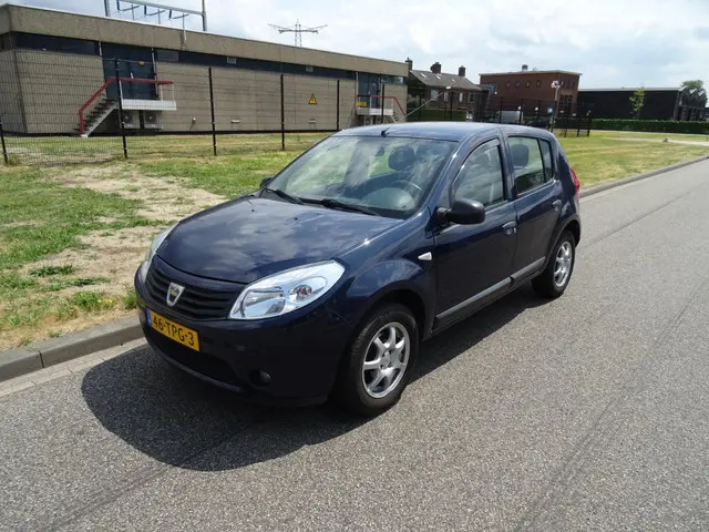 Dacia Sandero 1.2 Aniversare 2012 Benzine 2
