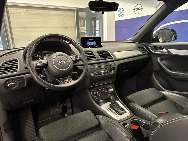 Audi Q3 1.4 TFSI CoD Sport S Line Edition 2017 Benzine 12